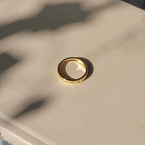 Shashi Twinkle Ring - Picture 4 of 4